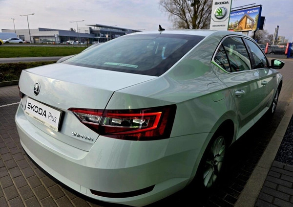 Skoda Superb cena 93900 przebieg: 57004, rok produkcji 2019 z Świdnica małe 742